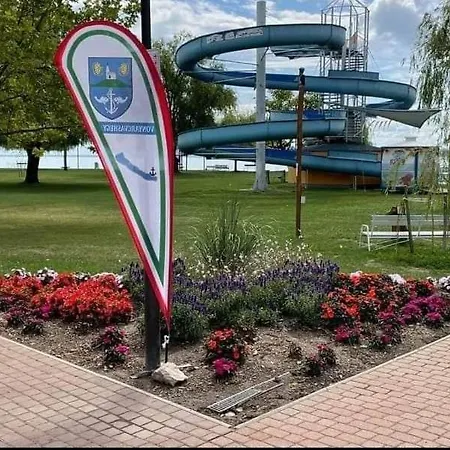 Babzsi Сasa de vacaciones Vonyarcvashegy