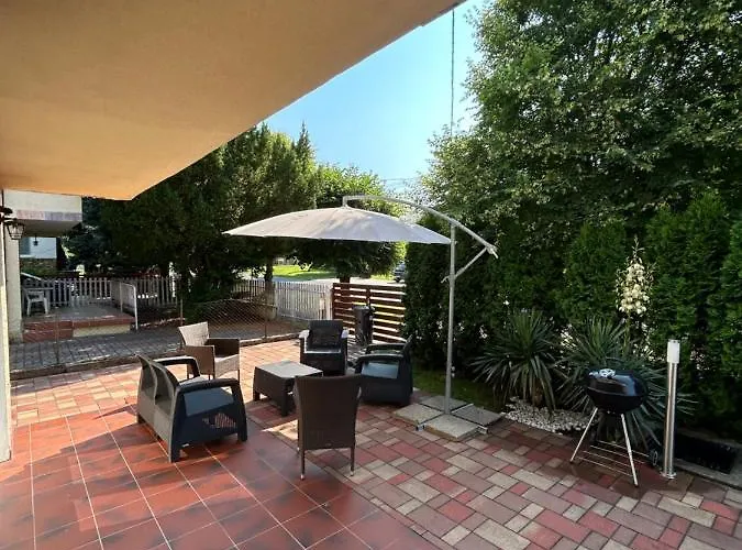 Babzsi Nyaralo Holiday home Vonyarcvashegy