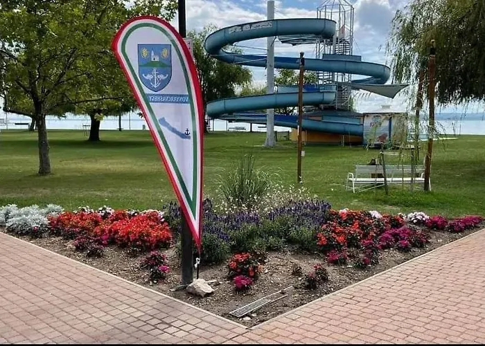 Babzsi Nyaralo Holiday home Vonyarcvashegy